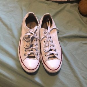 Size 8 White Women’s Converse💕